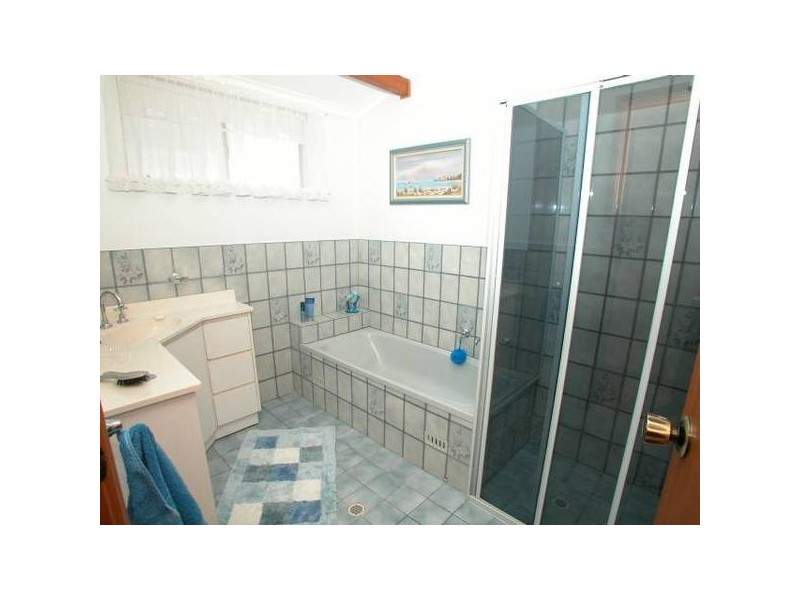 4 Trevithick Crescent, Redwood Park SA 5097