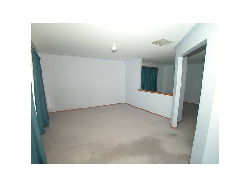 11 Treloar Avenue, Greenwith SA 5125