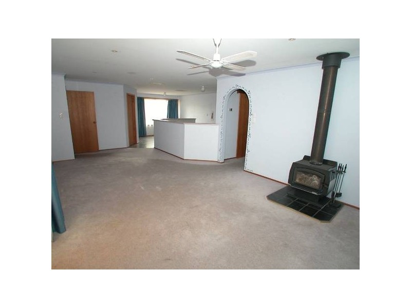 11 Treloar Avenue, Greenwith SA 5125