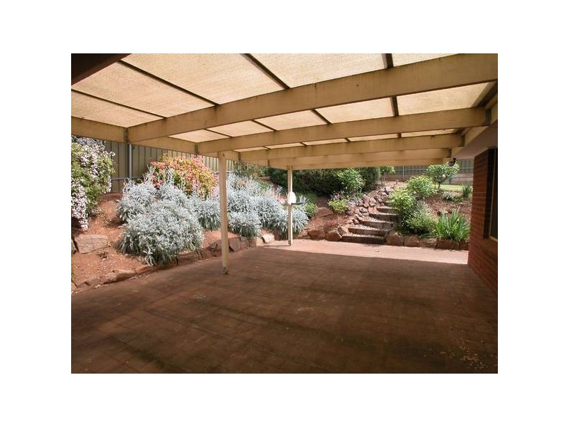 11 Treloar Avenue, Greenwith SA 5125