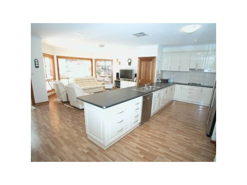 26 The Promenade, Highbury SA 5089