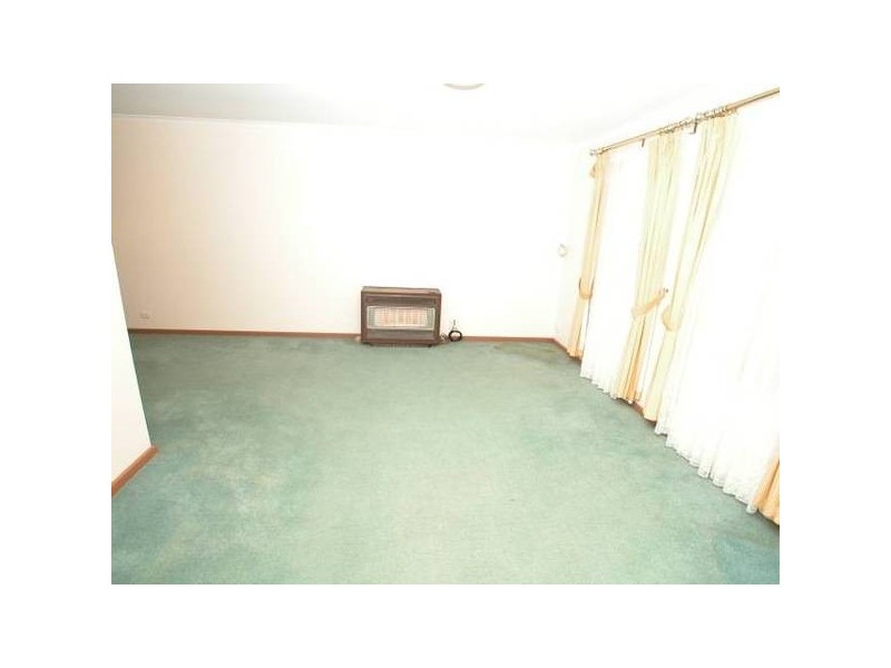 21 Niemeyer Crescent, St Agnes SA 5097