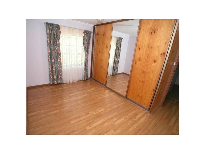 21 Niemeyer Crescent, St Agnes SA 5097