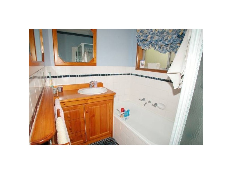 15 Gollop Crescent, Redwood Park SA 5097