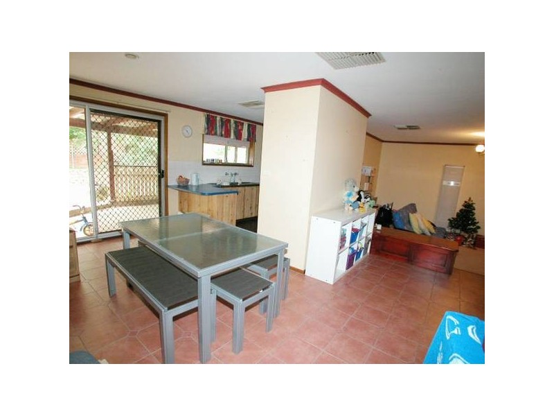 15 Gollop Crescent, Redwood Park SA 5097