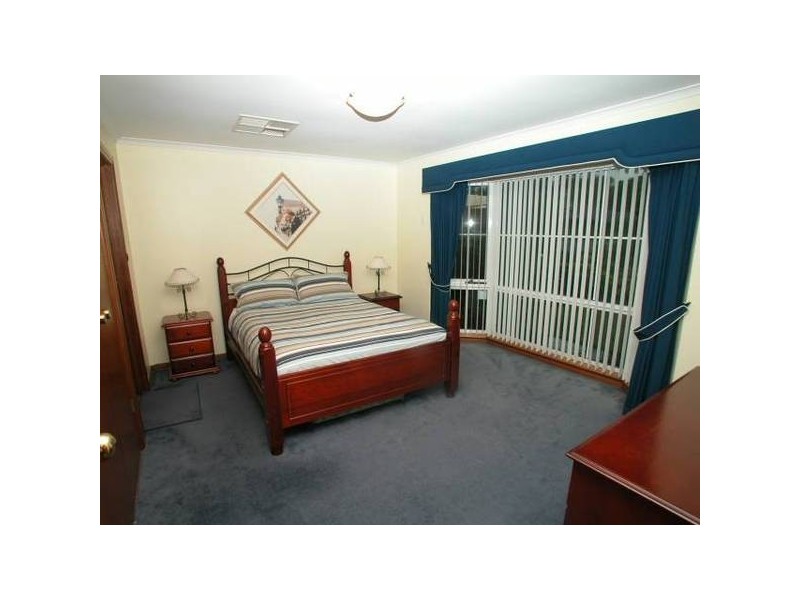 18 Bent Court, Wynn Vale SA 5127