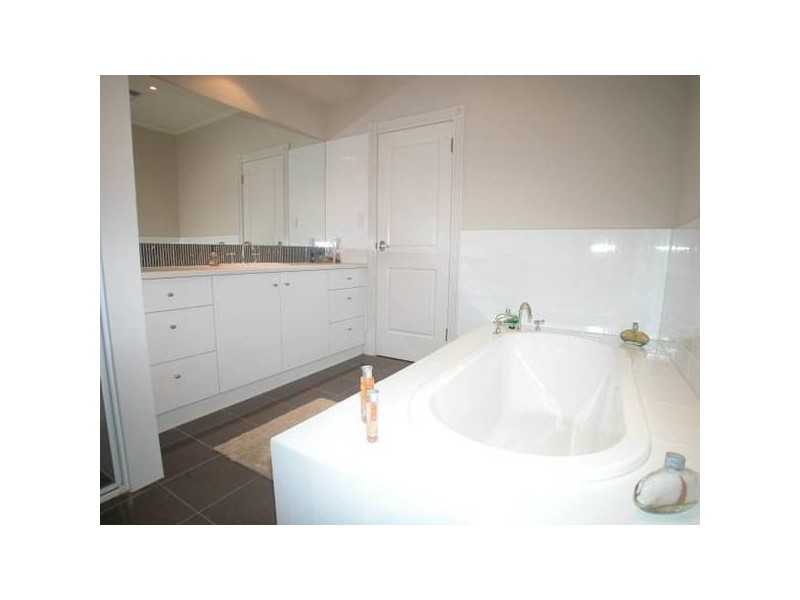 24 Baird Street, Mawson Lakes SA 5095