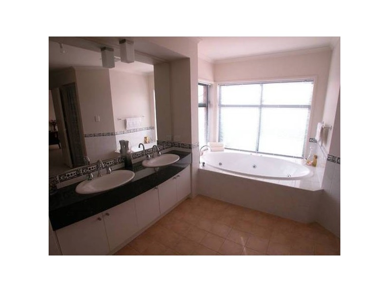 27 Farmhouse Avenue, Walkley Heights SA 5098