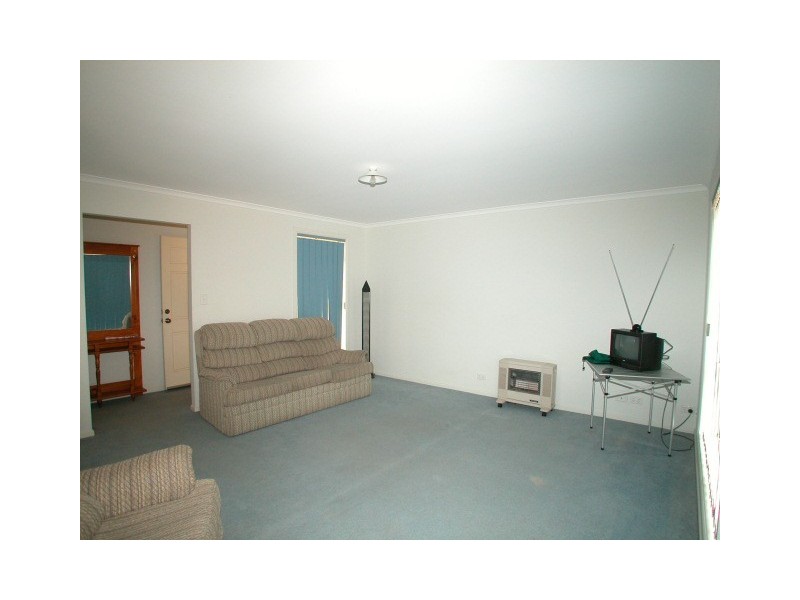 17 Kentia Drive, Para Hills West SA 5096