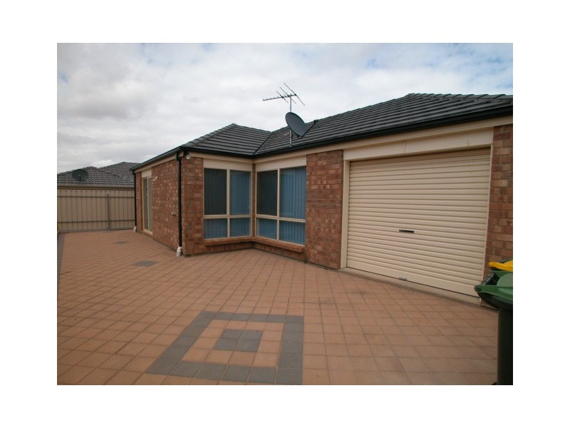 17 Kentia Drive, Para Hills West SA 5096