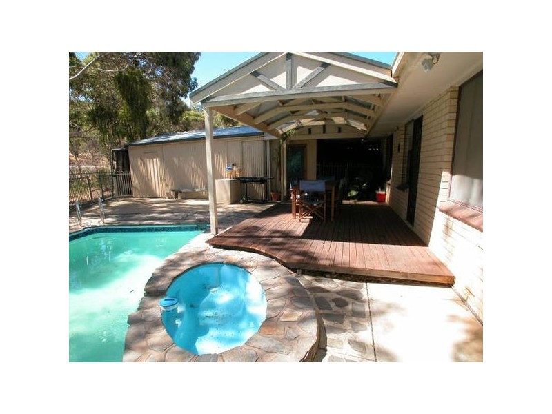 8 Dennis Grove, Vista SA 5091