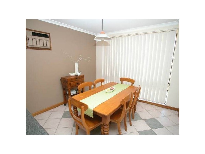 8 Dennis Grove, Vista SA 5091