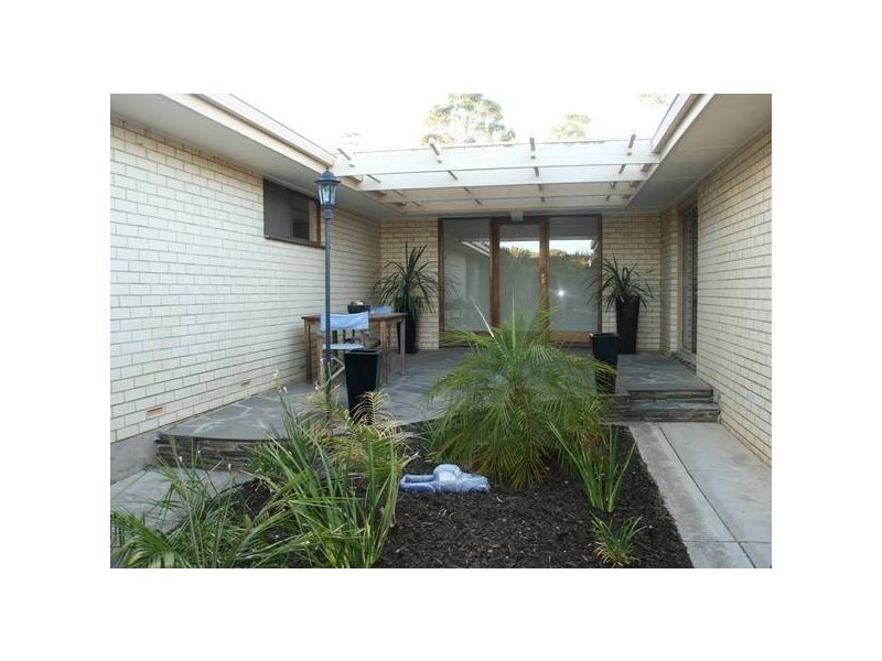 8 Dennis Grove, Vista SA 5091