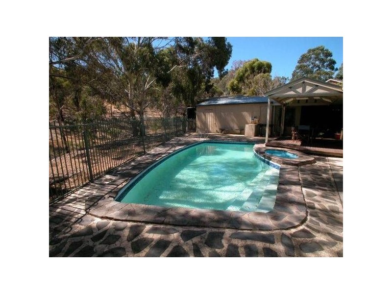 8 Dennis Grove, Vista SA 5091