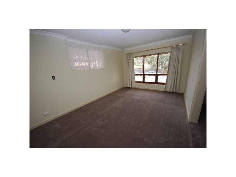 1 Harley Place, Vista SA 5091