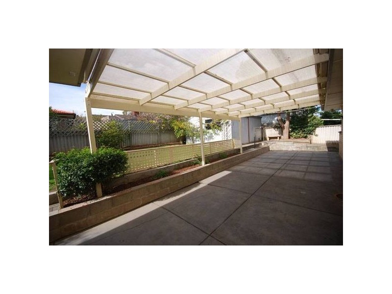 1 Harley Place, Vista SA 5091