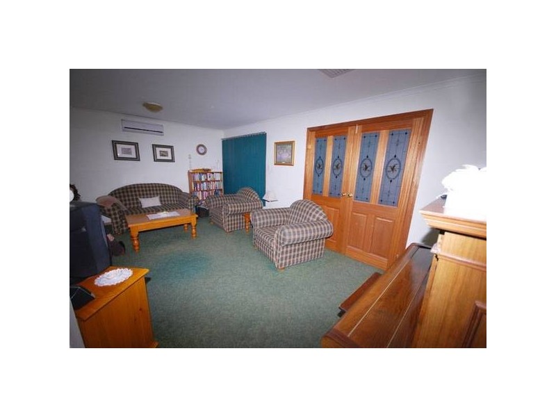 12A Lyle Street, Para Vista SA 5093