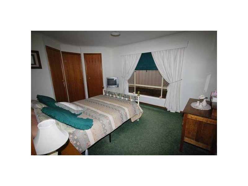 12A Lyle Street, Para Vista SA 5093