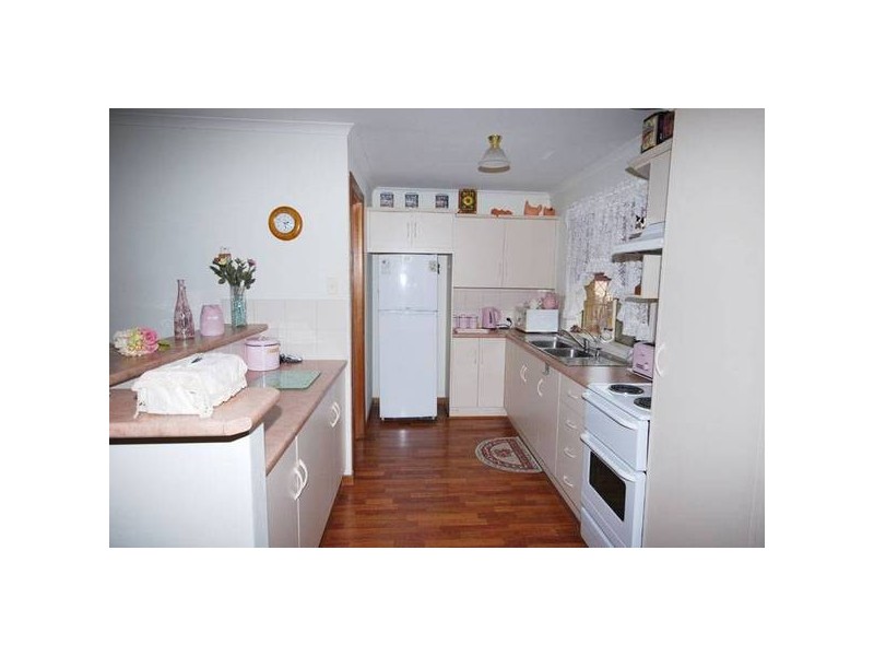 12A Lyle Street, Para Vista SA 5093