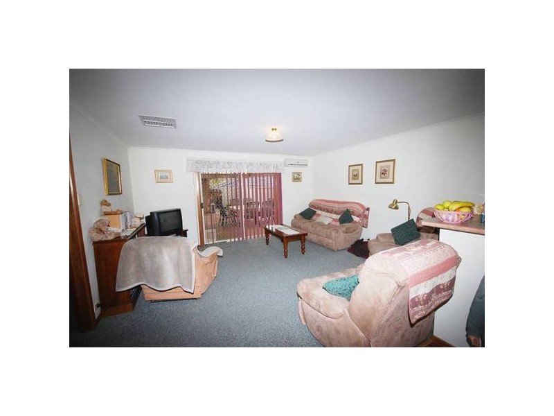 12A Lyle Street, Para Vista SA 5093