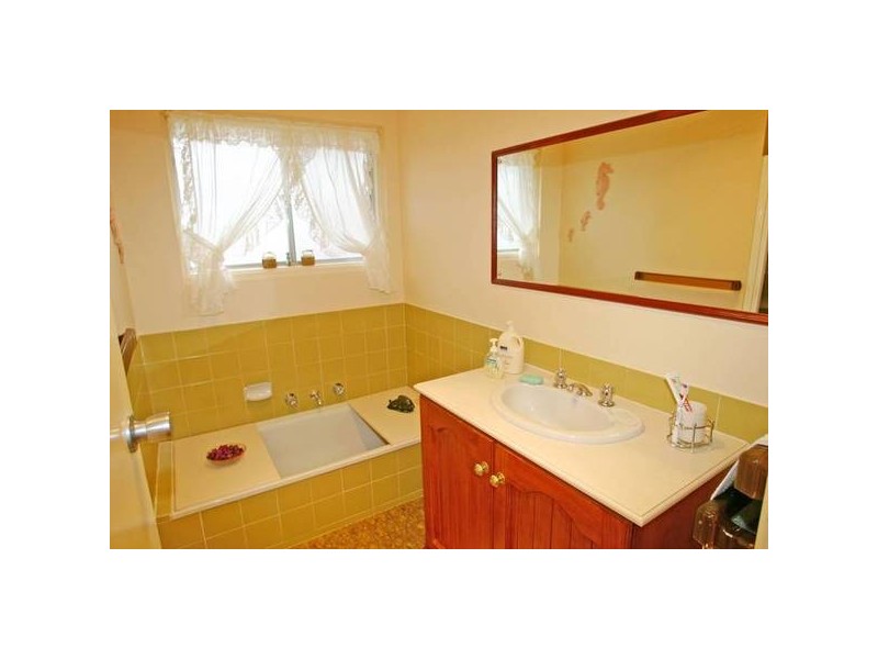 21 Dargie Avenue, Hope Valley SA 5090