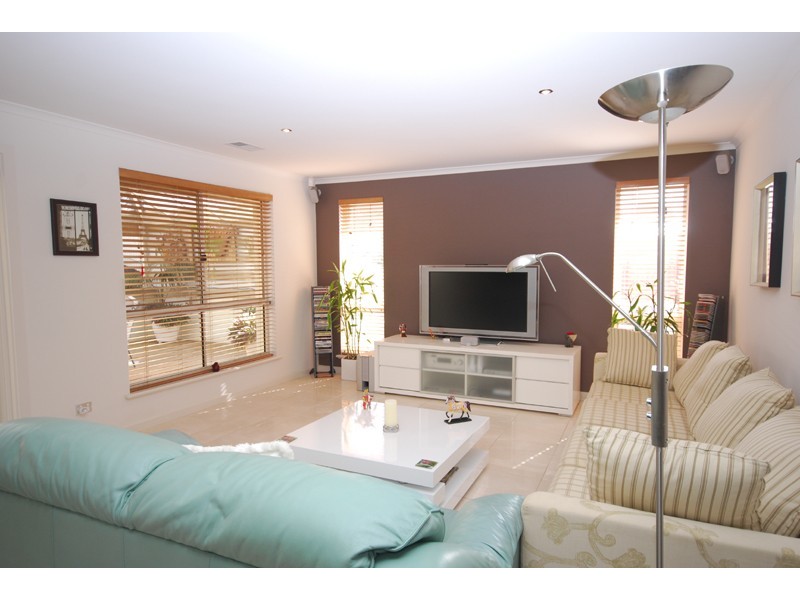 6 Dowton Place, Greenwith SA 5125