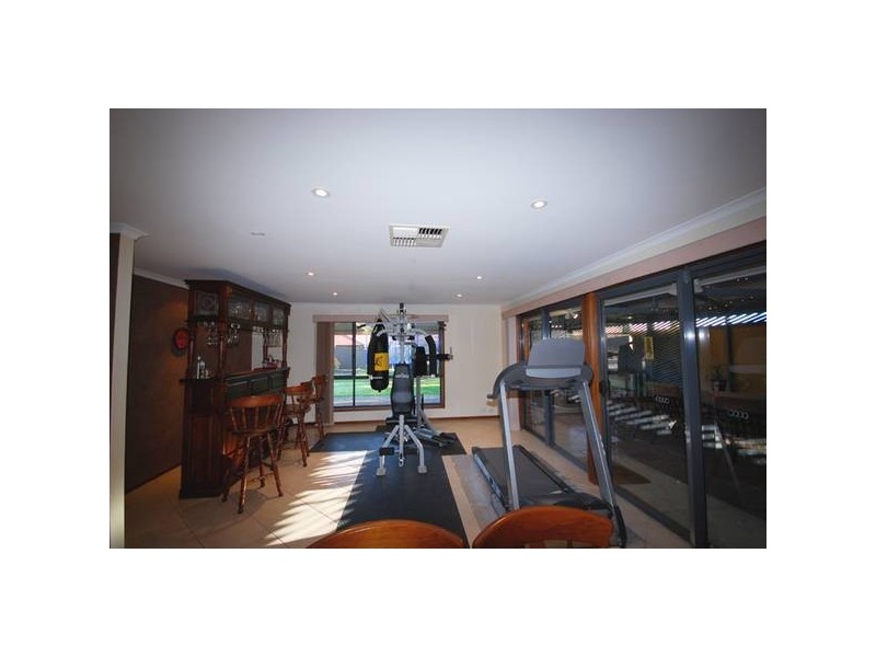 1 Samuel Court, Greenwith SA 5125