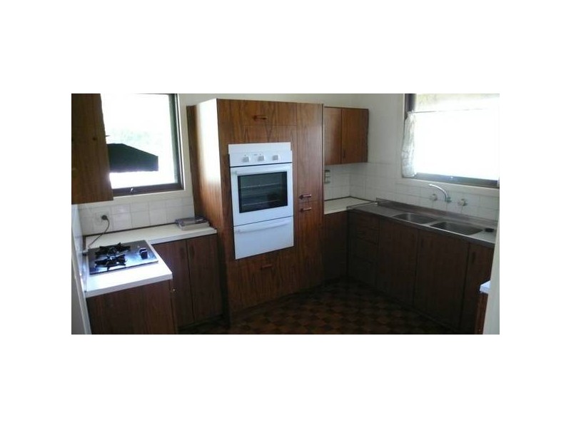 18 Dennis Grove, Vista SA 5091