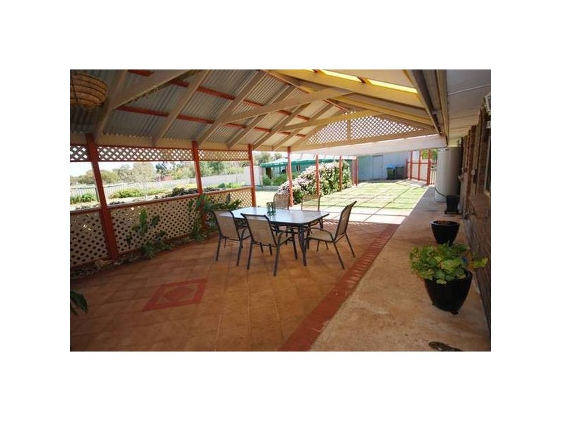 17 Betty Road, Lewiston SA 5501