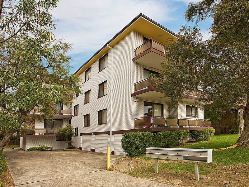 4/64-66 Hampton Court Road, Carlton NSW 2218
