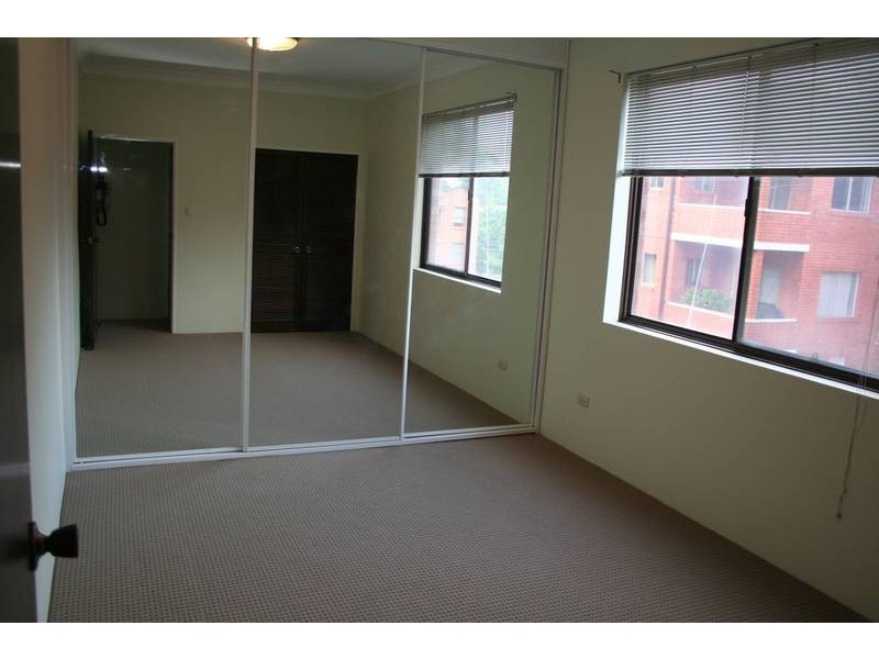 4/10-12 Carnarvon Street, Carlton NSW 2218