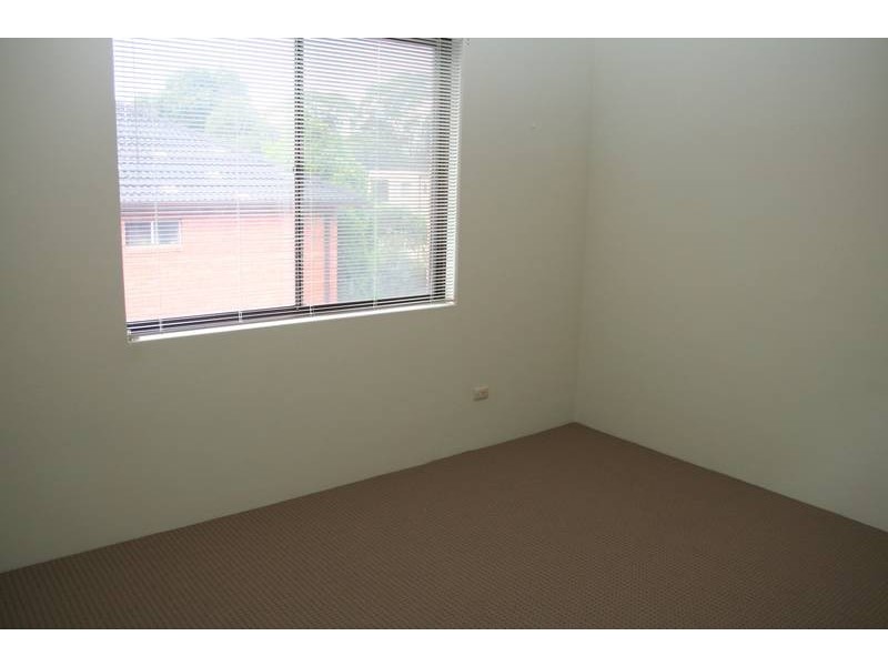 4/10-12 Carnarvon Street, Carlton NSW 2218