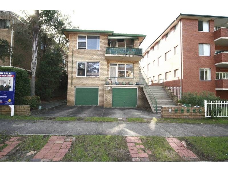 2/10 Garfield Street, Carlton NSW 2218