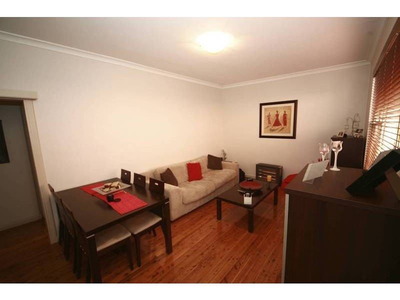2/10 Garfield Street, Carlton NSW 2218