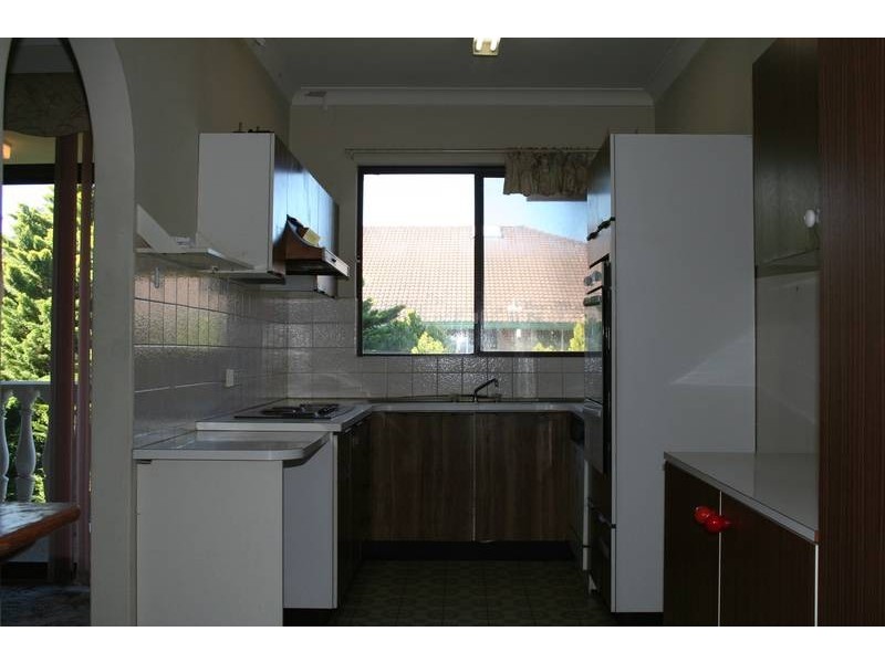 13/16-20 Hampton Court Road, Carlton NSW 2218