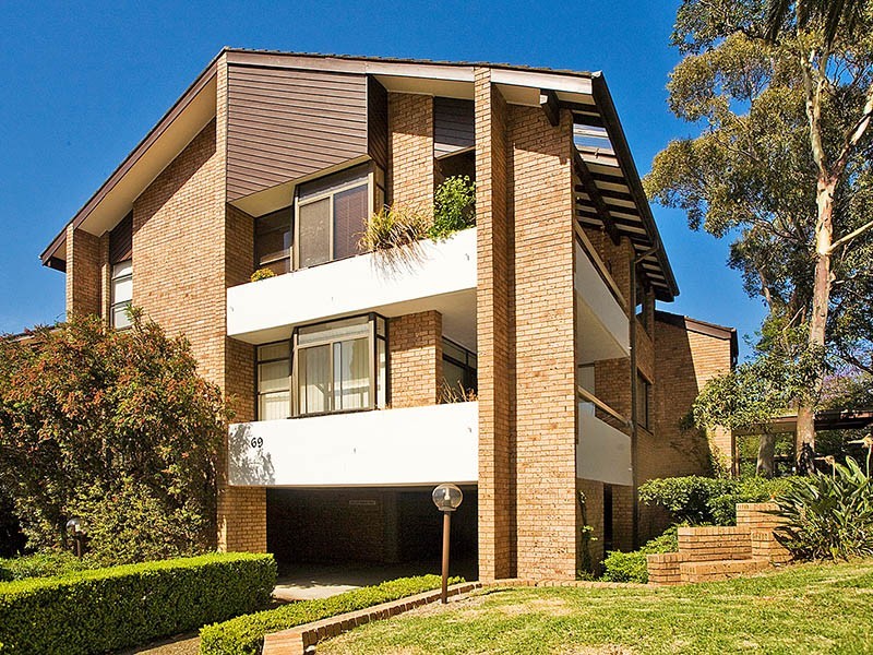 2/69 Woniora Road, Hurstville NSW 2220