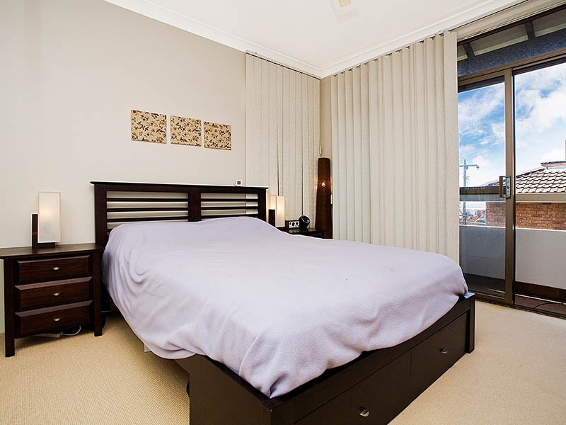 2/69 Woniora Road, Hurstville NSW 2220