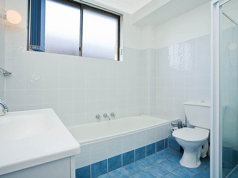 2/69 Woniora Road, Hurstville NSW 2220