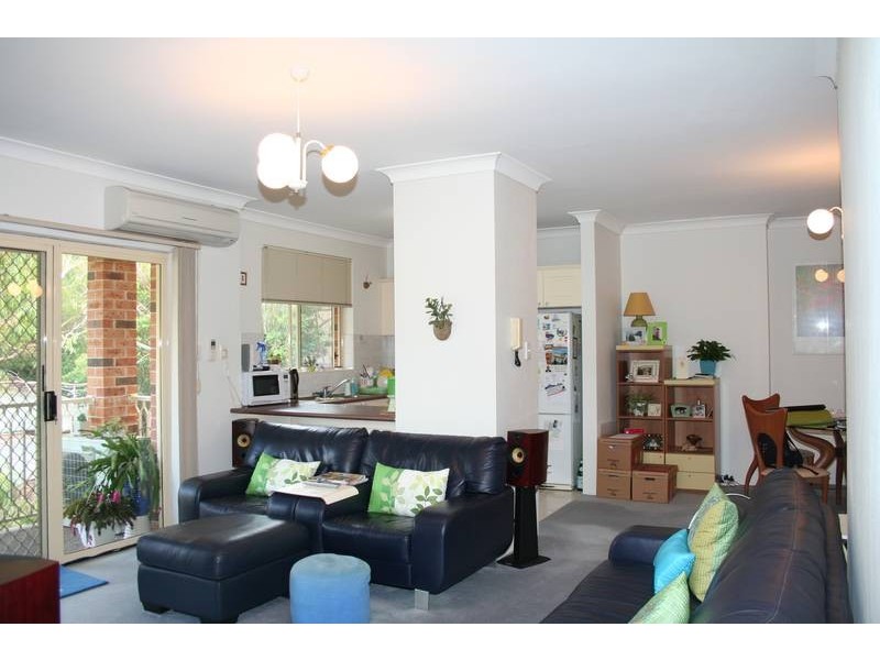 41 Hampton Court Road, Carlton NSW 2218