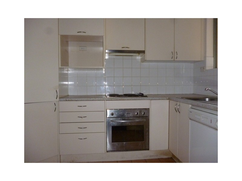 8/52-54 Hampton Court Road, Carlton NSW 2218