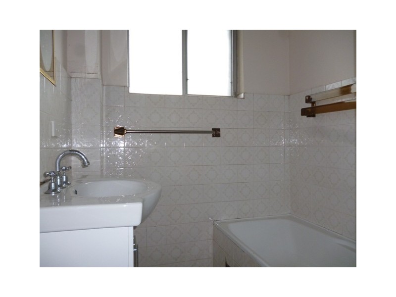 8/52-54 Hampton Court Road, Carlton NSW 2218