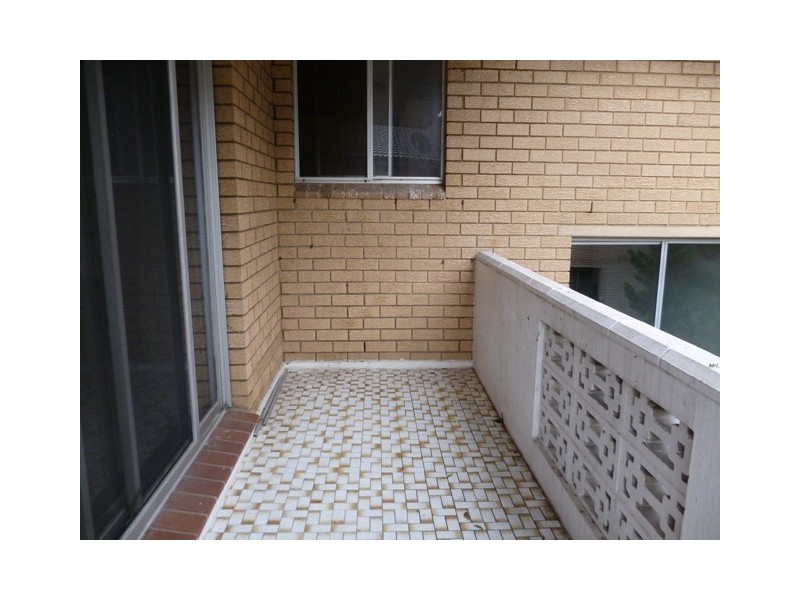 8/52-54 Hampton Court Road, Carlton NSW 2218