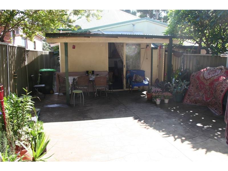 18 Bembridge Street, Carlton NSW 2218