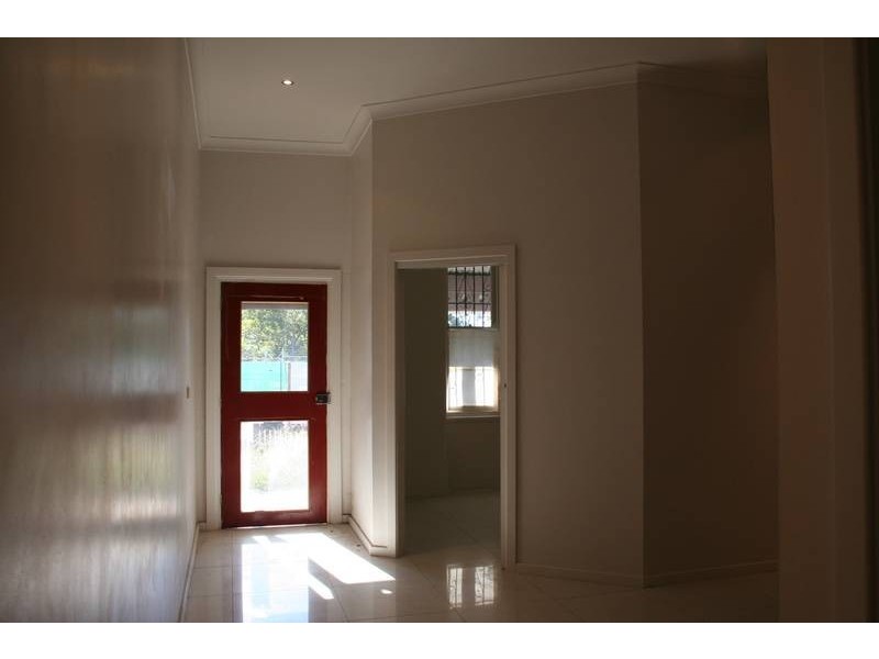 282 Railway Parade, Carlton NSW 2218