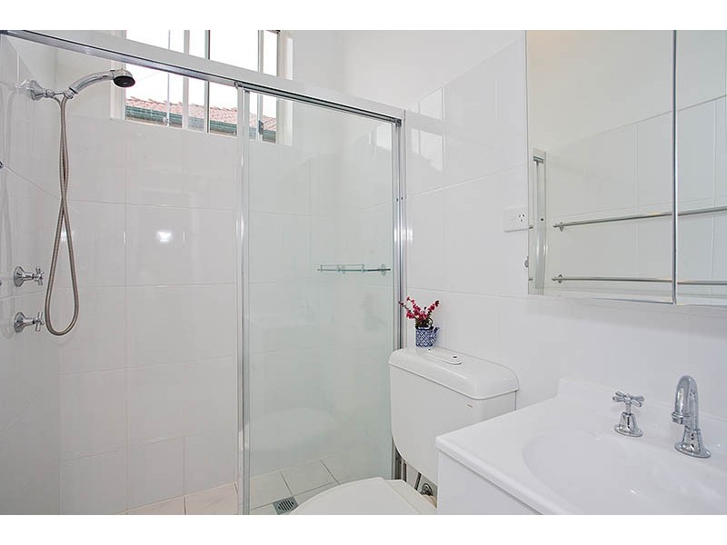 8 Colvin Avenue, Carlton NSW 2218