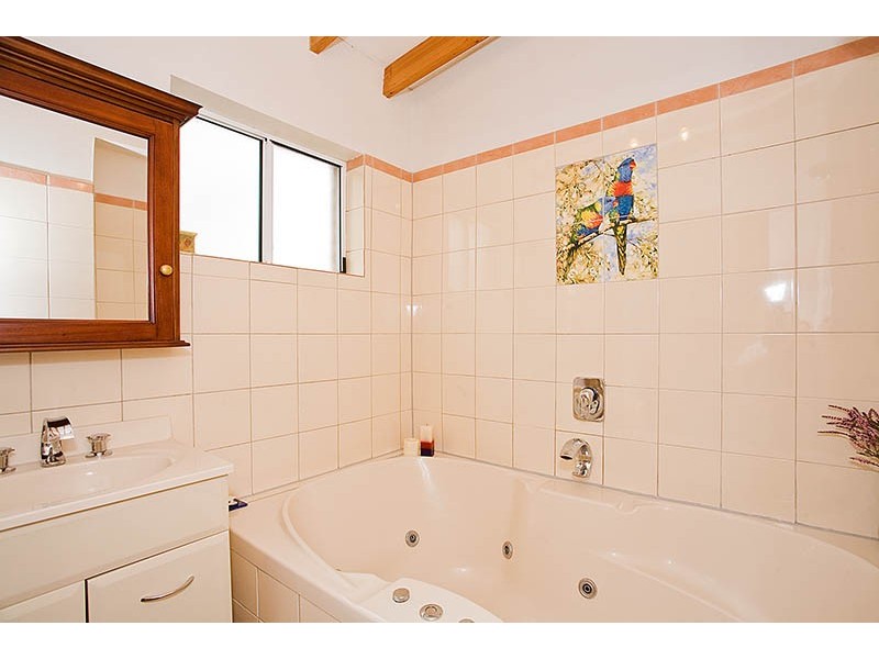 8 Colvin Avenue, Carlton NSW 2218