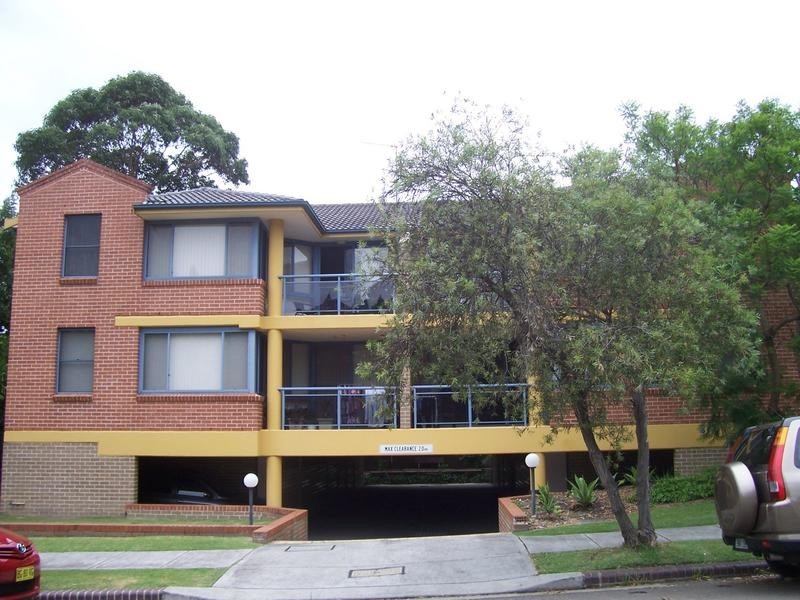 8 Shaftesbury Street, Carlton NSW 2218