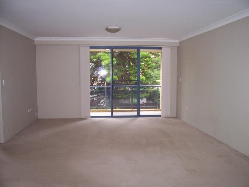 8 Shaftesbury Street, Carlton NSW 2218