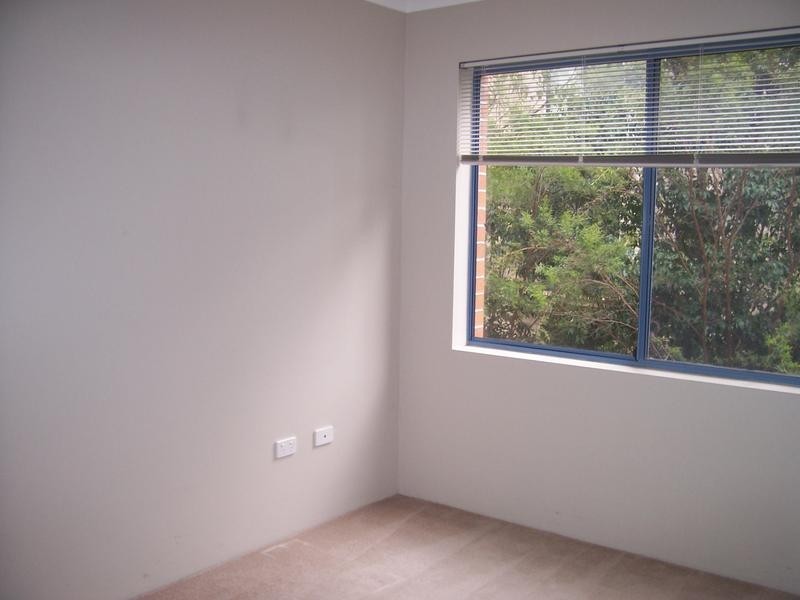 8 Shaftesbury Street, Carlton NSW 2218