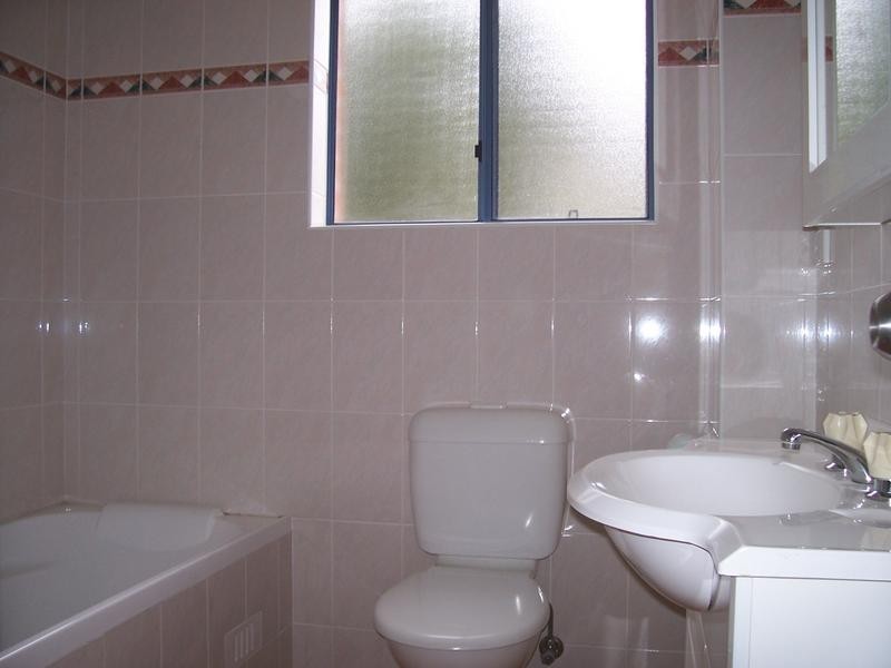 8 Shaftesbury Street, Carlton NSW 2218